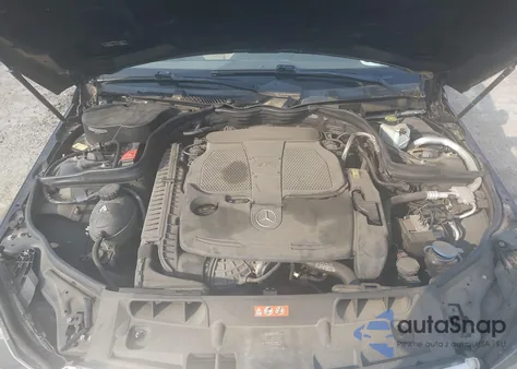 2013 Mercedes-Benz C 300 Luxury 4Matic/Sport 4Matic z USA, uszkodzony, nr VIN WDDGF8AB7DR287761